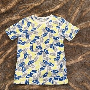 Nike logo graphic tee shirt